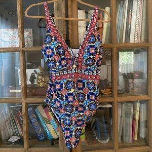 La blanca casa azul swimsuit